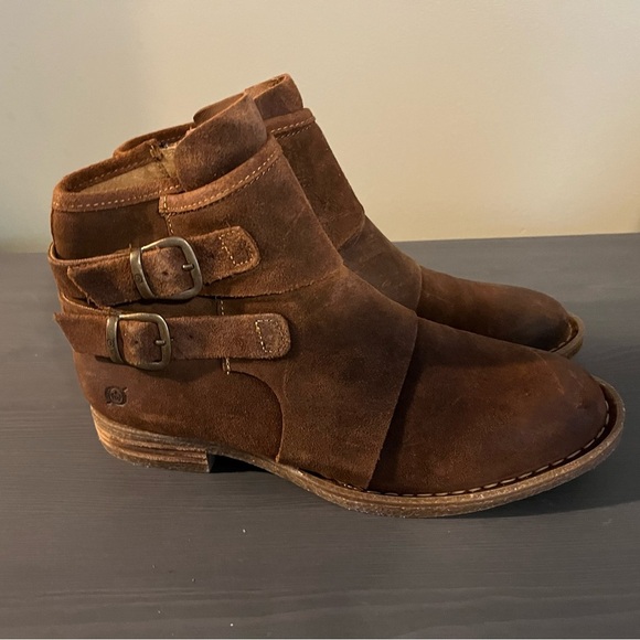 Born Moraga Suede Bootie NWOB - Picture 5 of 11